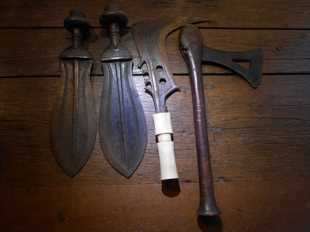 Lot couteaux et hache Congo, Antiquités & Art, Enlèvement ou Envoi