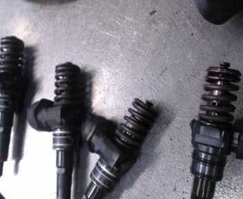 Injecteur VW Golf 5 1.9TDi 66kw 0414720215 LP/15525, Auto-onderdelen, Motor en Toebehoren, Gebruikt, Ophalen