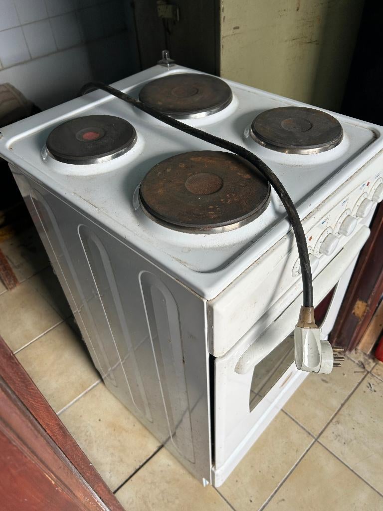 Elektrisch fornuis met 4 kookzones en oven, Ophalen, Wit