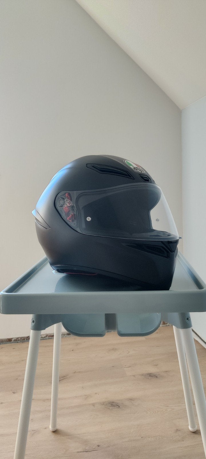 AGV K1 Matzwart L, Enlèvement, L, AGV