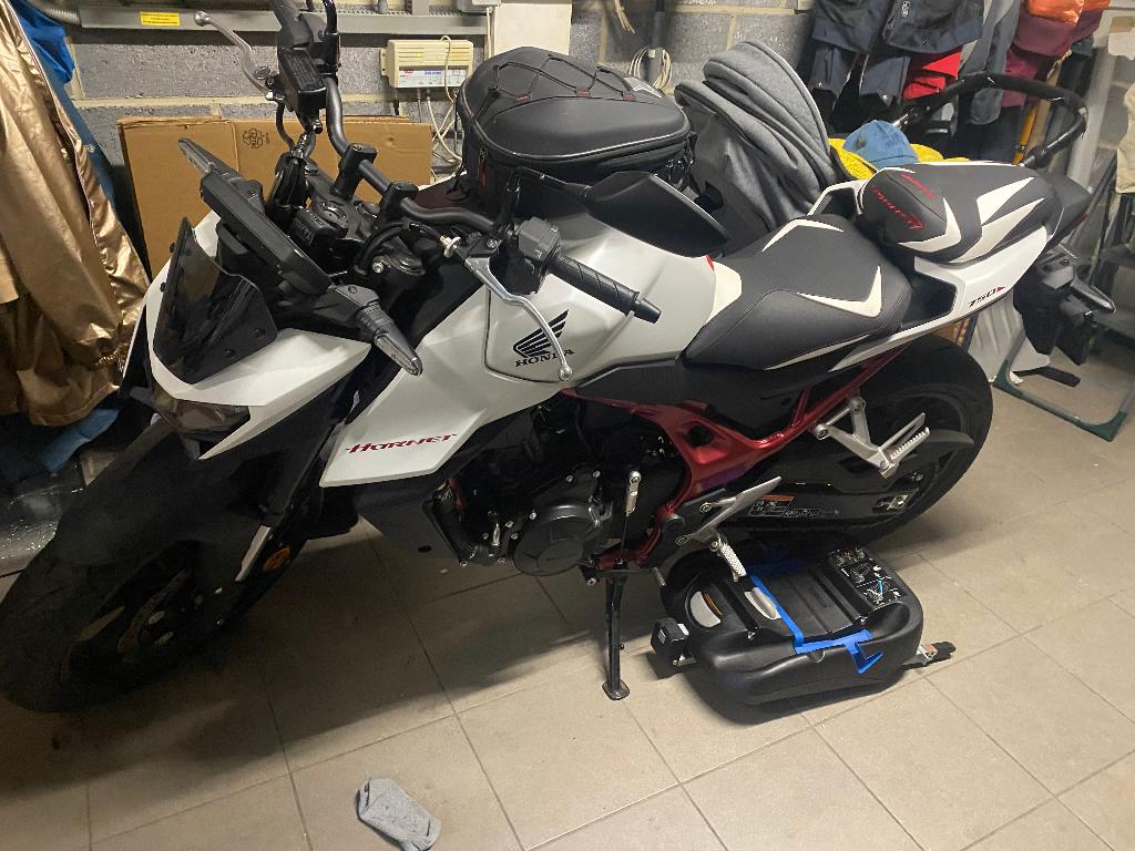 Moto Honda Hornet 750 état concours, Motoren, 750 cc, Gebruikt, Particulier