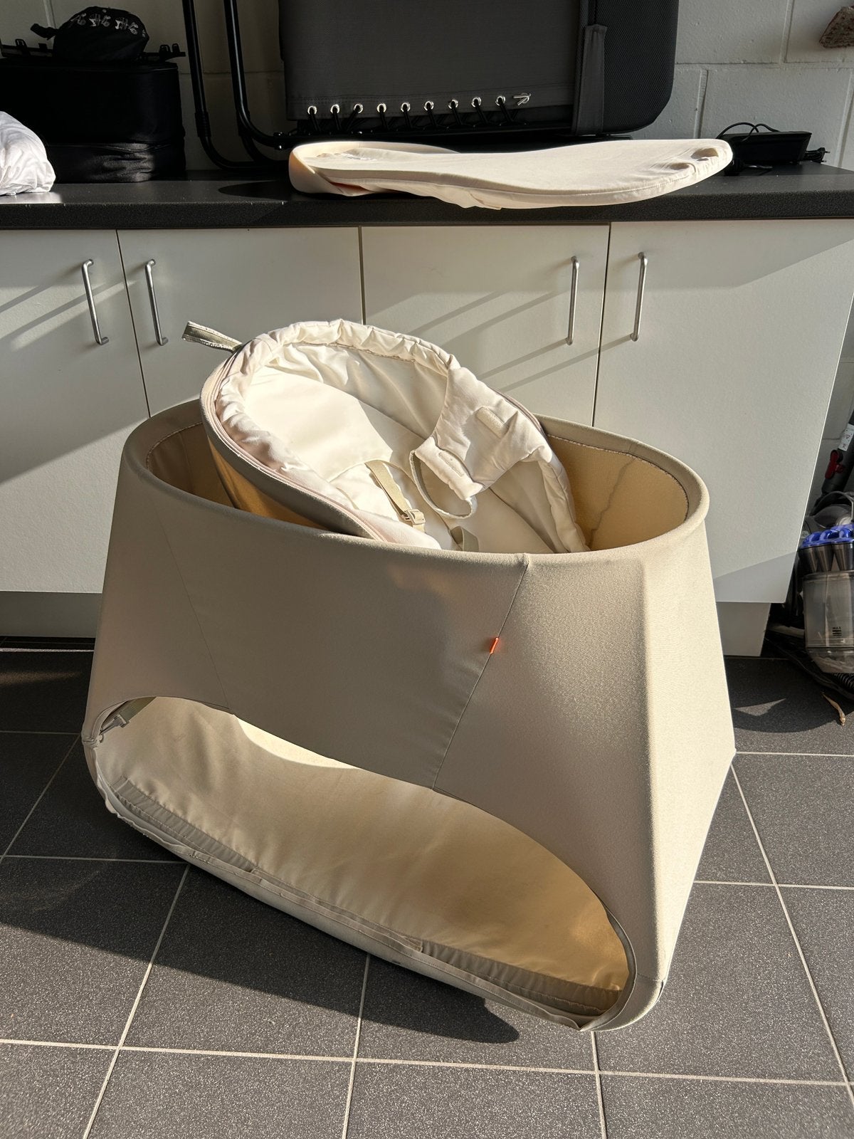 Stokke bounce & sleep babybed + wipstoel, Enlèvement, Comme neuf, Chaise rebondissante
