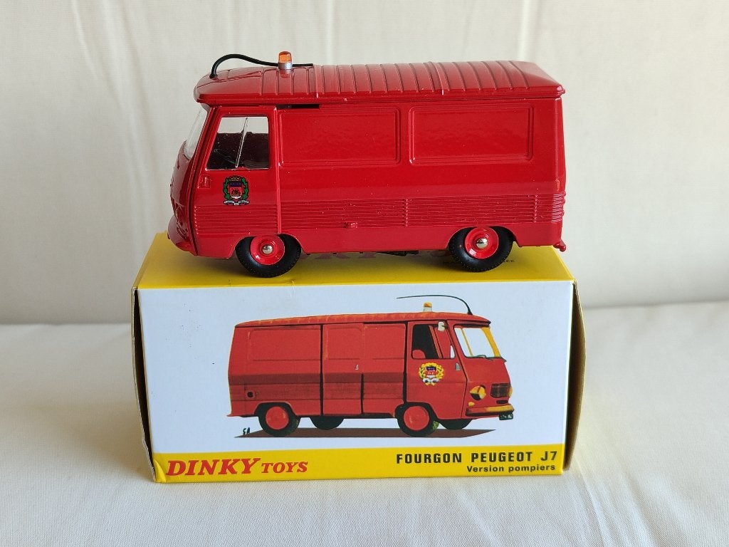 Dinky Atlas _ Peugeot fourgon J7 "Pompier" _ref. 570P, Enlèvement ou Envoi, Comme neuf, Bus ou Camion, Dinky Toys