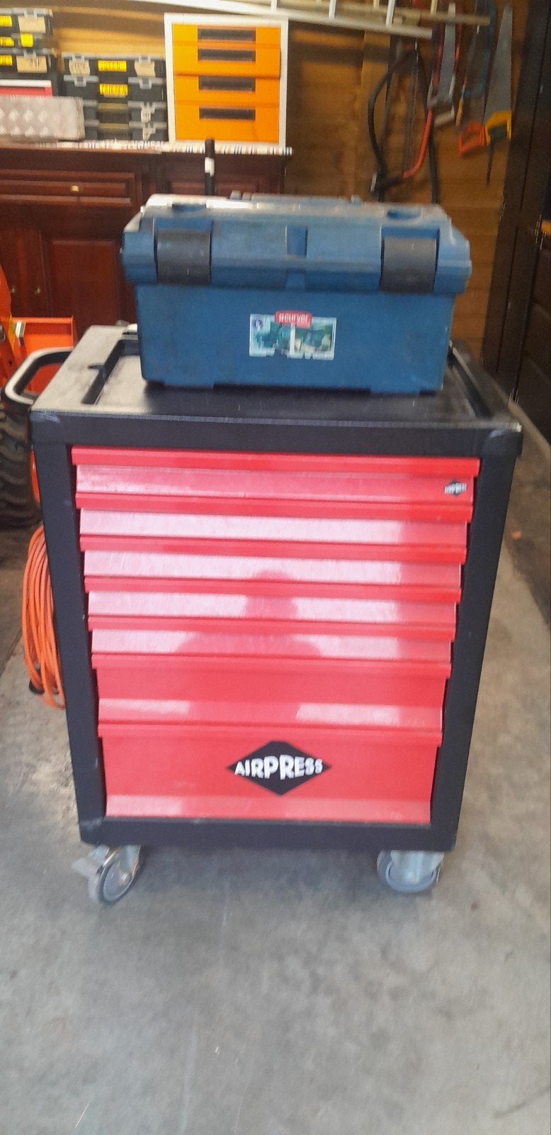 gereedschapkar  airpress, 7volle lades met extra sleutels, Ophalen
