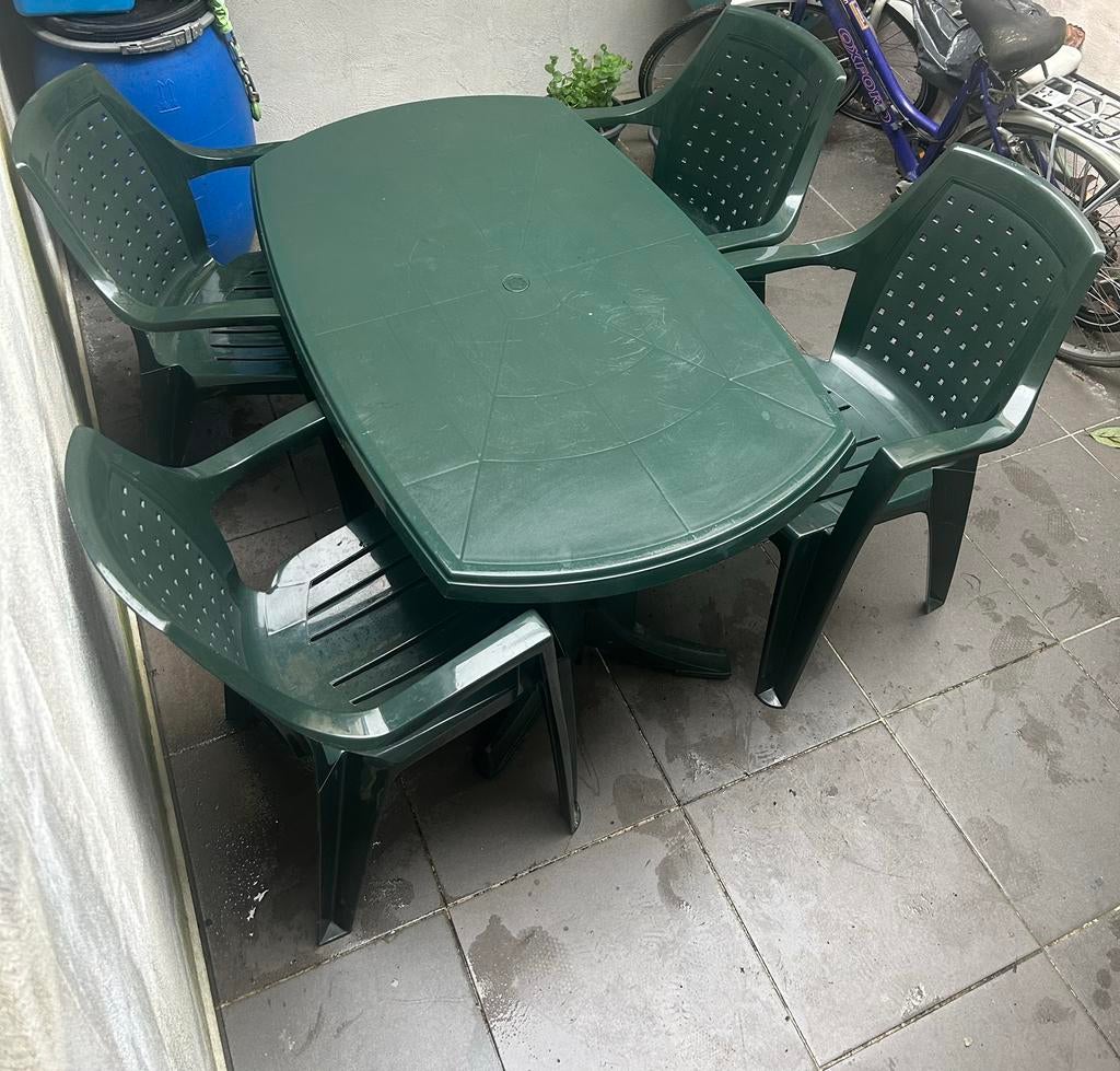 Tuintafel met 4 stoelen – Curver – Topstaat, Tuin en Terras, Tuinsets en Loungesets, Ophalen, Zo goed als nieuw