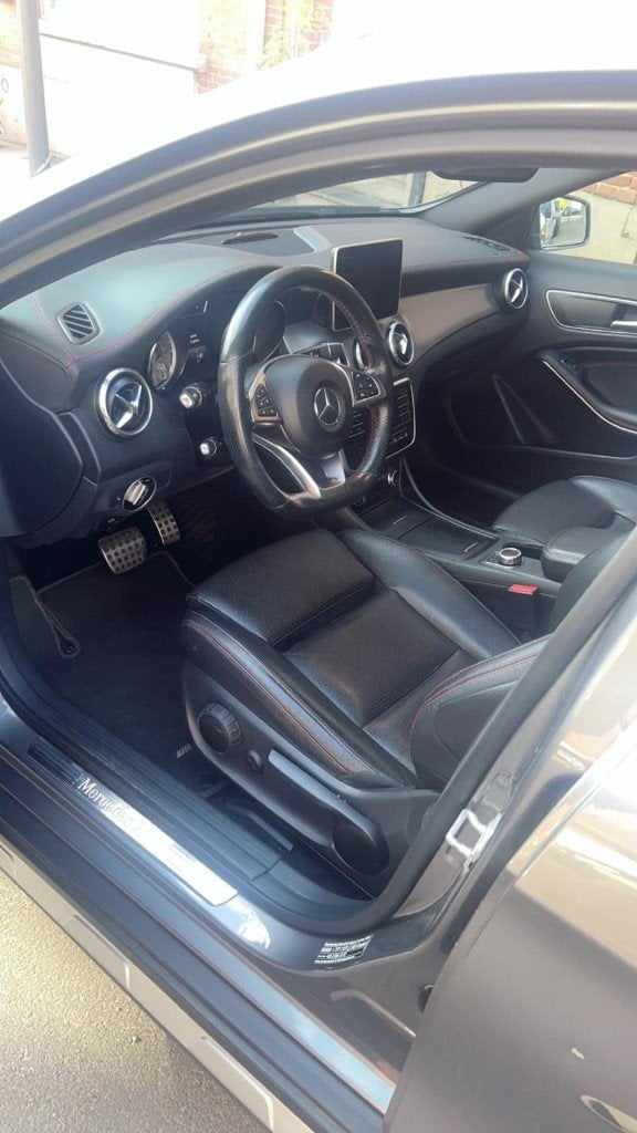 Mercedes GLA 200 cdi full   pack amg  Édition Limitée Euro6, Autos, Cuir, Achat, Euro 6, Carnet d'entretien