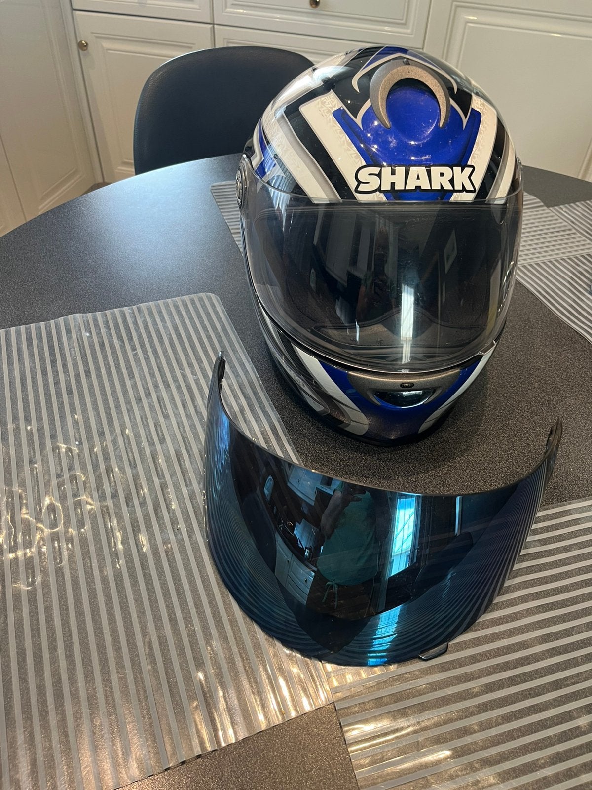 IntegraalhelmShark.Maat M/L.Ook een zonnescherm erbij, Motos, Vêtements | Casques de moto, Enlèvement, Shark