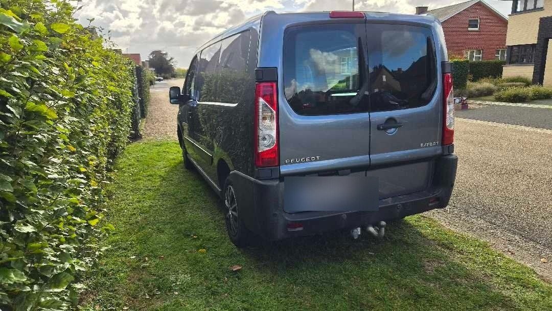 Peugeot Expert 2.0 HDi 120 ch, utilitaire léger, Euro 4,, Argent ou Gris, Achat, 4 portes, Boîte manuelle