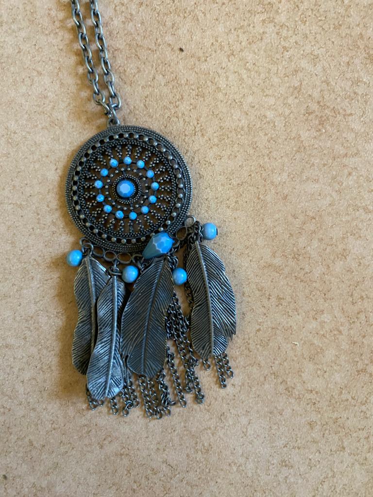 Dream catcher halsketting blauwe steen zilverlegering L 47cm, Handtassen en Accessoires, Kettingen, Gebruikt, Overige materialen
