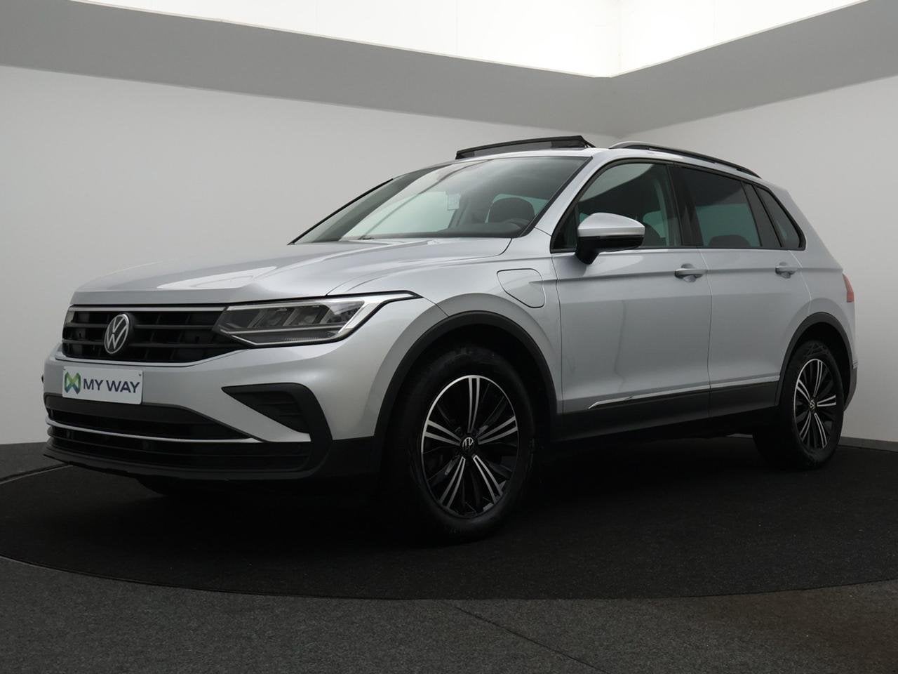 Volkswagen Tiguan eHybrid (PHEV) Tiguan eHybrid 1.4 Life Bus, Auto's, Automaat, https://public.car-pass.be/vhr/b57db774-6952-4bcd-ae80-72fa13c28002