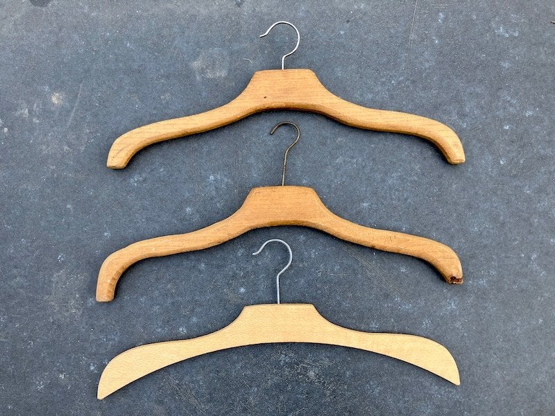 Set van 3 houten hangers uit de jaren 50 en 60, Ophalen of Verzenden, Zo goed als nieuw, Hout, Volwassenen