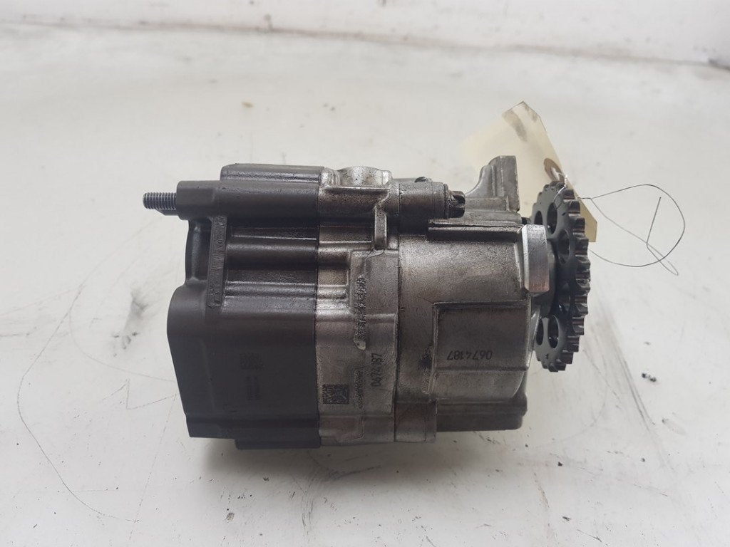 OLIEPOMP V (447.8) (|A6541801900|A6541802501|), Gebruikt, Mercedes-Benz