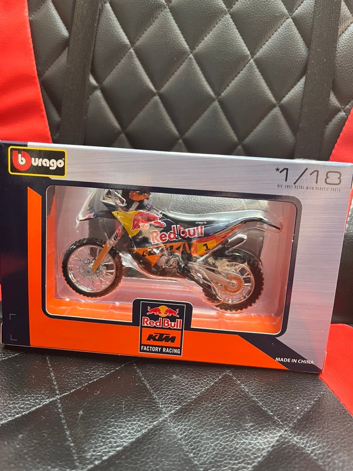 Redbull ktm motor 1:18, Hobby & Loisirs créatifs, Voitures miniatures | 1:24, Enlèvement, Neuf, Moteur, Burago