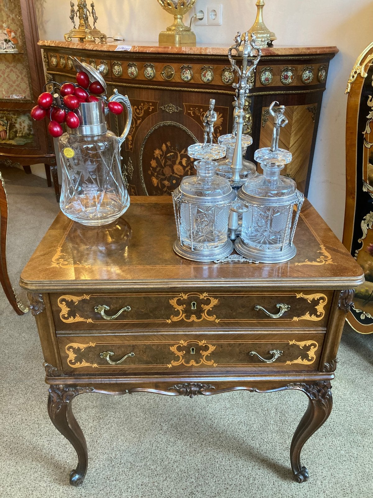 Antieke wortelnoten marqueterie commode, Ophalen