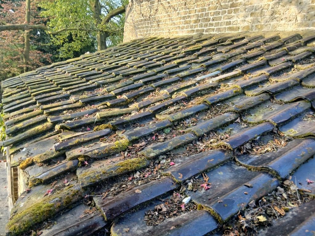 Boomse pannen zwart, Doe-het-zelf en Bouw, Dakpannen en Dakbedekking, Ophalen, Zwart