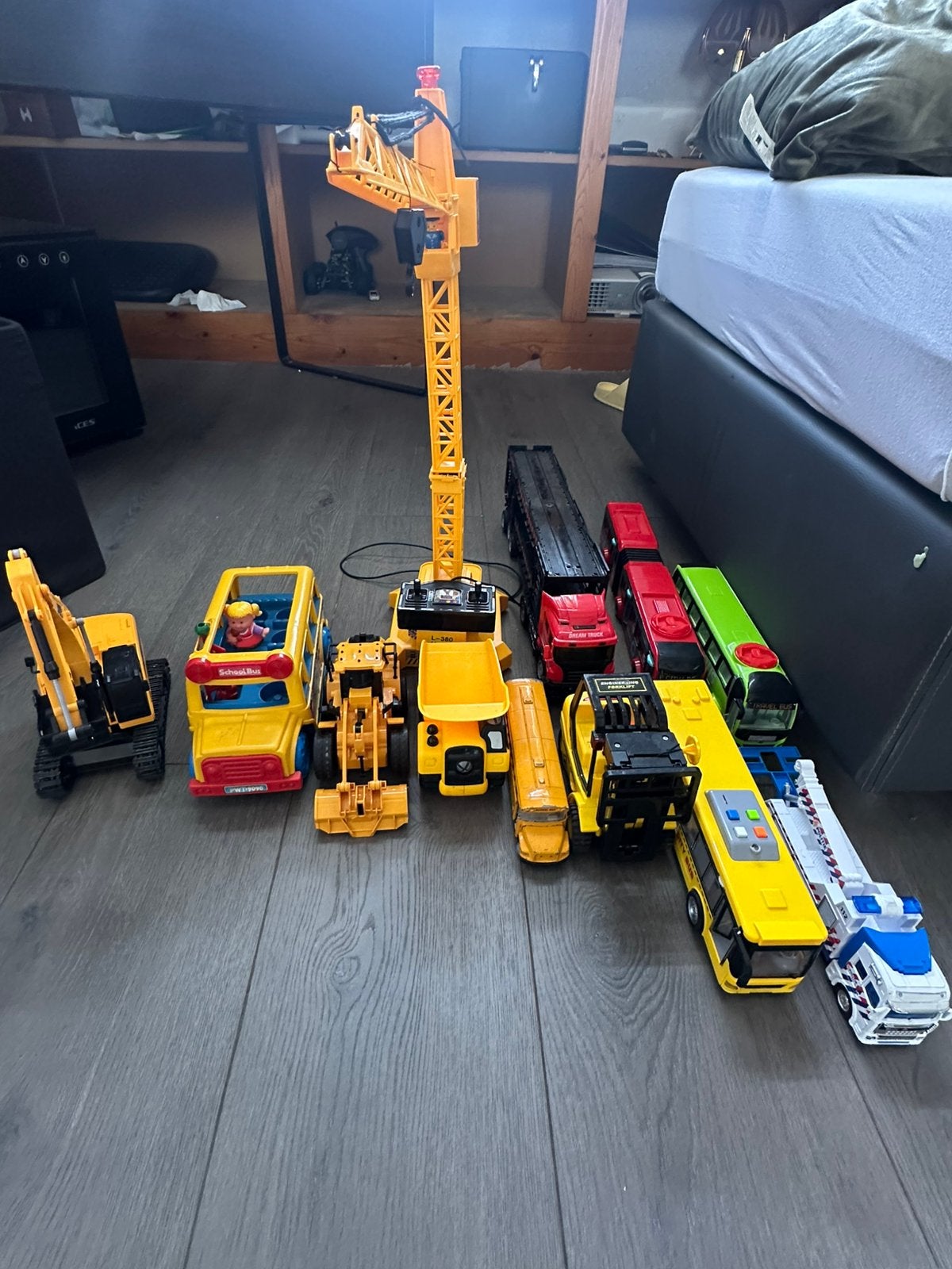 Bussen vrachtwagen kranen enz, Enfants & Bébés, Jouets | Véhicules en jouets, Enlèvement, Comme neuf