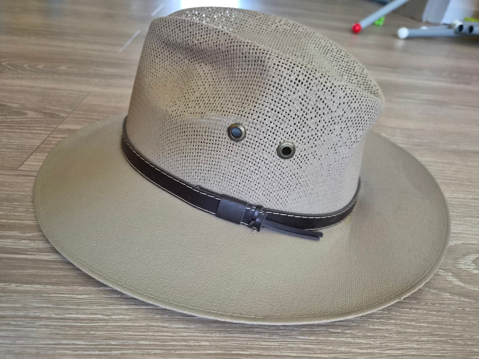 Chapeau du mexique, Enlèvement, Chapeau