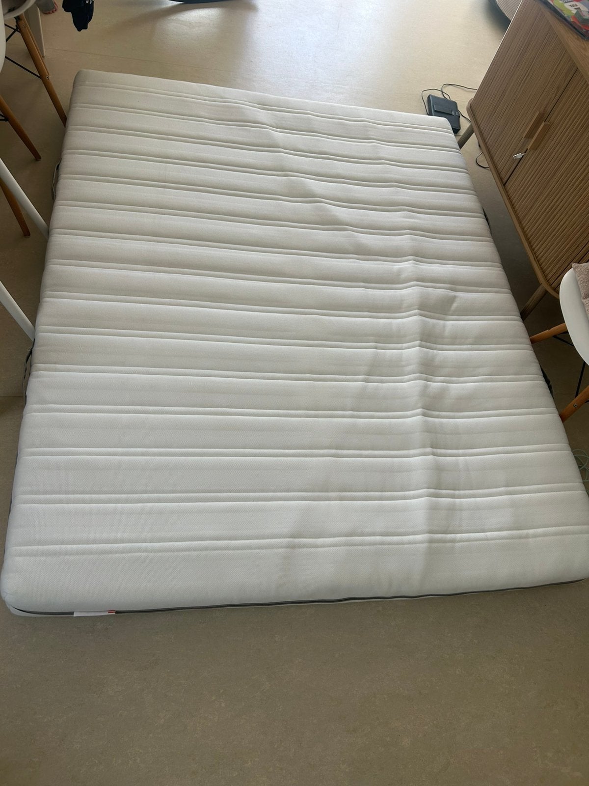 MALVIK matras, 140  200 cm., Huis en Inrichting, Ophalen, Zo goed als nieuw, 200 cm, Matras