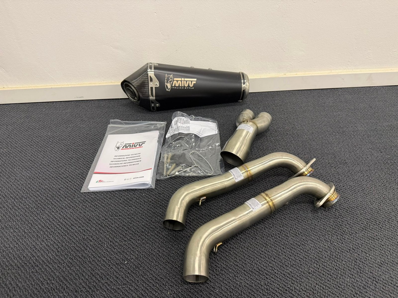 Aprillia RS660 Uitlaat MIVV DELTA RACE BLACK NEW, Motoren, Ophalen of Verzenden