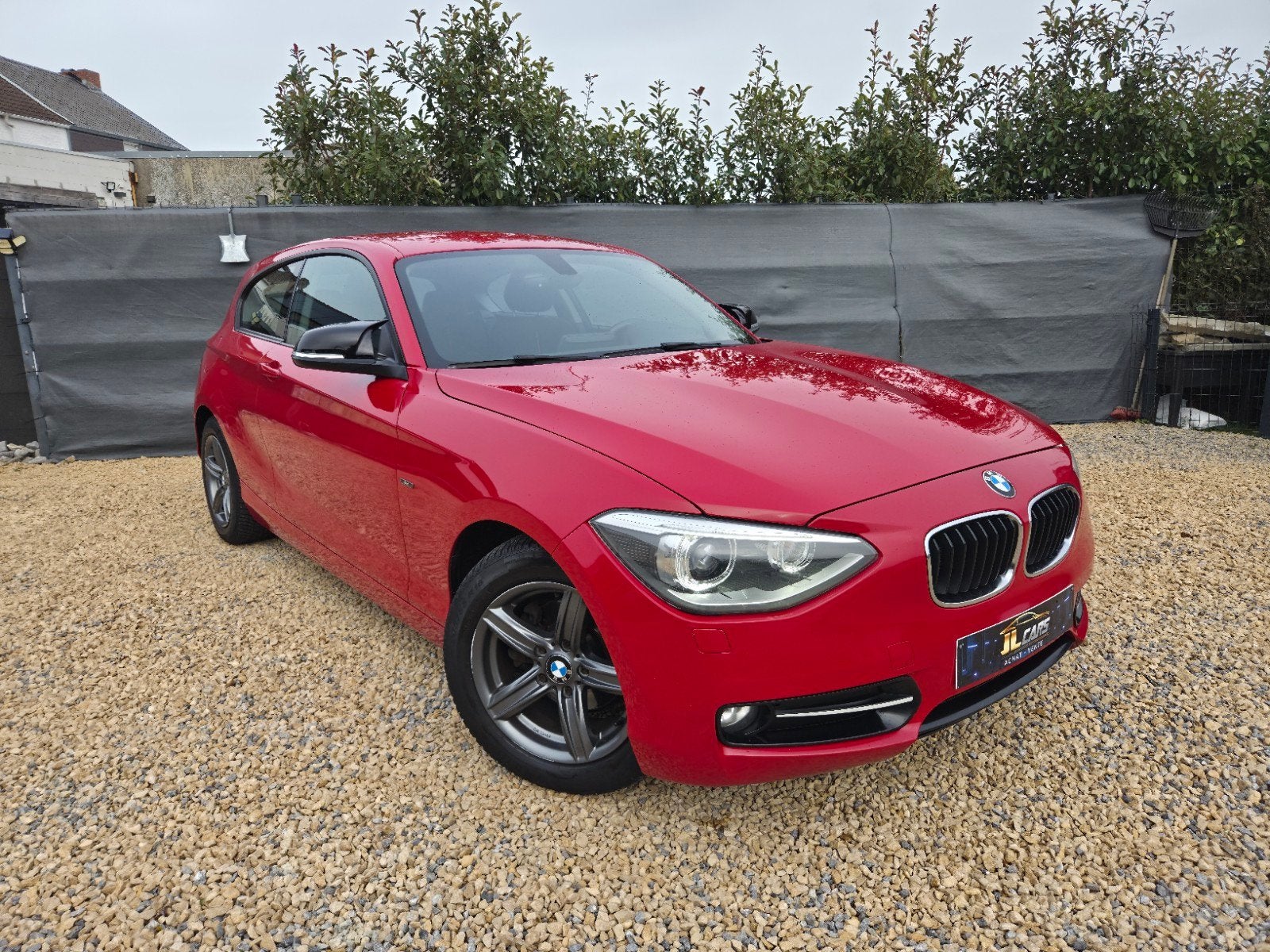 Bmw serie 1 Sport 114i  12 MOIS DE GARANTIE, Autos, Rouge, Euro 5, Achat, Entreprise