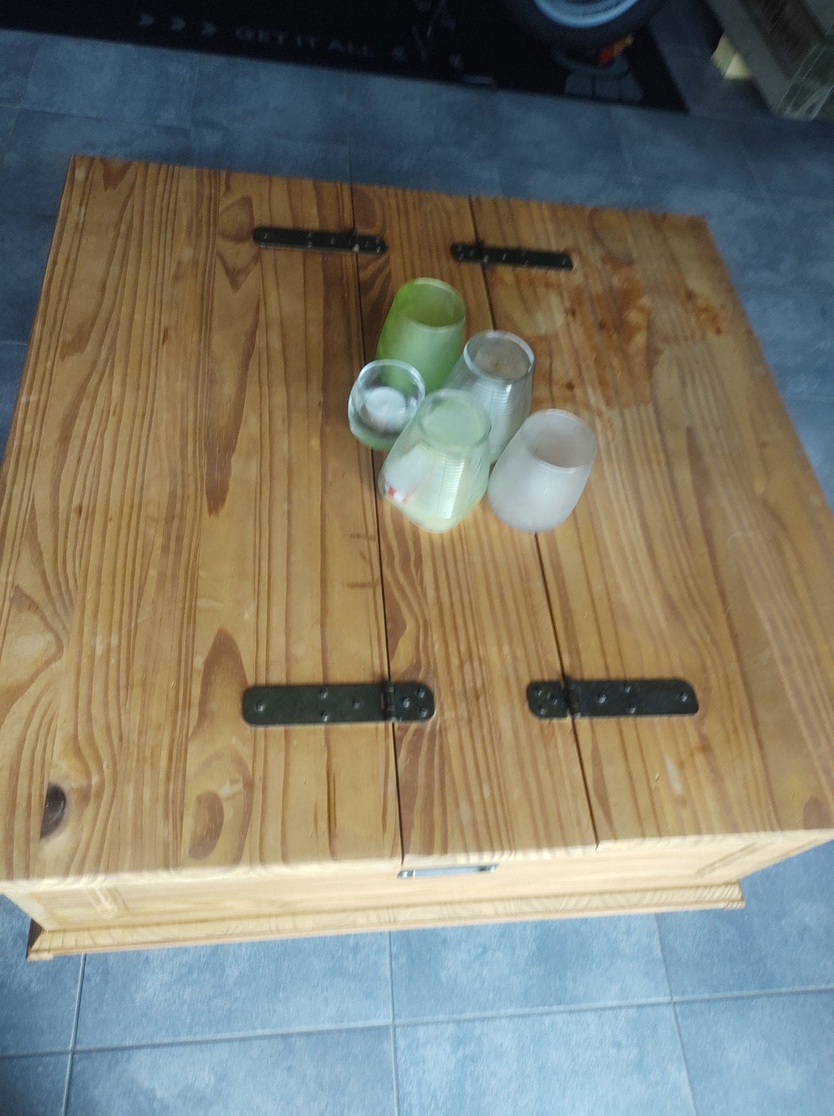 Tv tafel, Ophalen