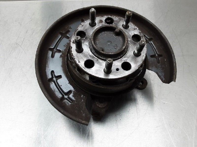 MOYEU DE ROUE ARRIÈRE Kia Carens III (FG) (01-2006/06-2013), Utilisé, Kia