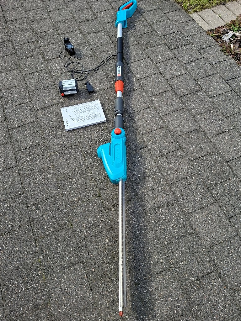 Heggenschaar telescopisch, Ophalen, Accu