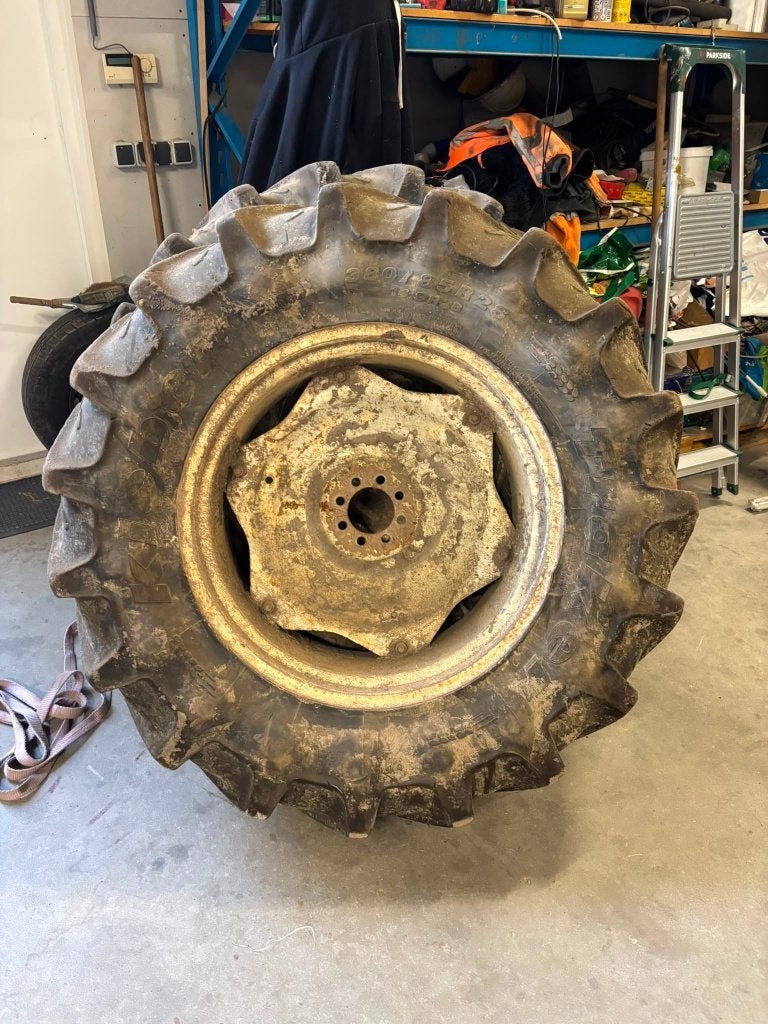 Pneus de tracteur Kleber 380/85 R28 - lot de 2 avec jante, Enlèvement