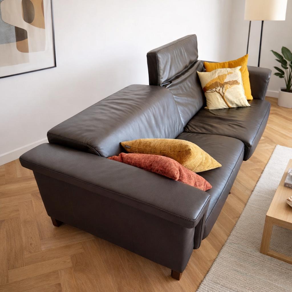 2 moderne bruine lederen zetels (1 elektrisch)., Ophalen, Gebruikt, 100 tot 125 cm, Leer
