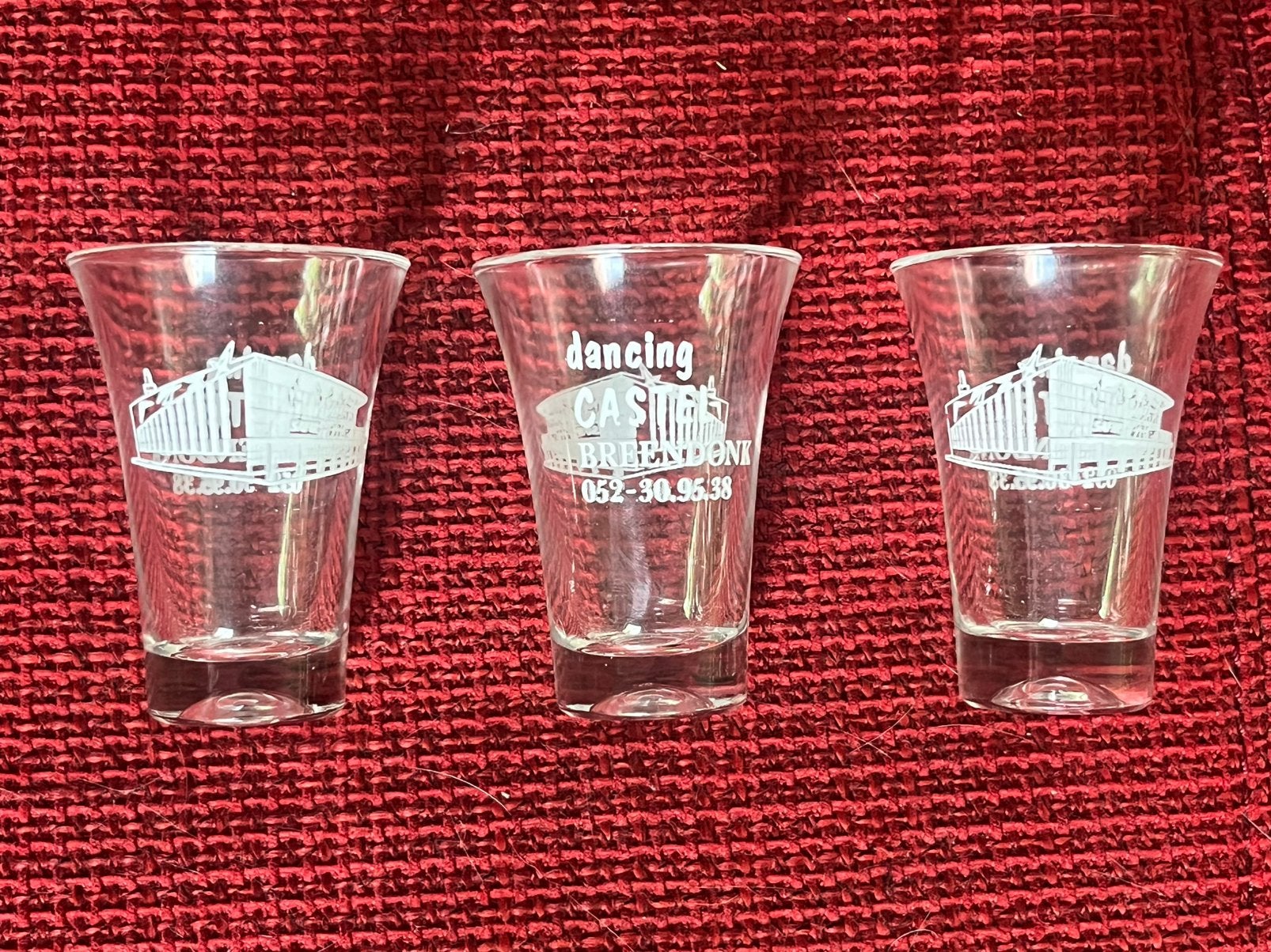 Jenever glas Castel Breendonk - Carré - 3 stuks beschikbaar, Verzamelen, Glas en Drinkglazen, Zo goed als nieuw, Ophalen of Verzenden