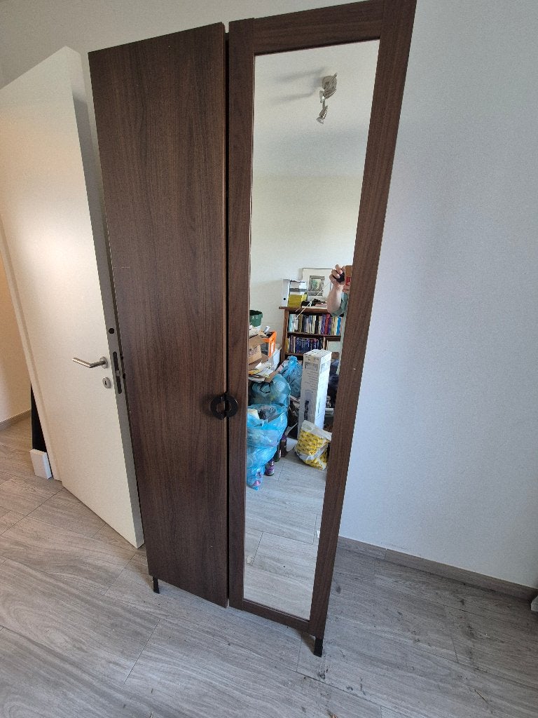 Hangkast met spiegel en legplank, Ophalen, Met deur(en), Gebruikt, Landelijk bruin met spiegel