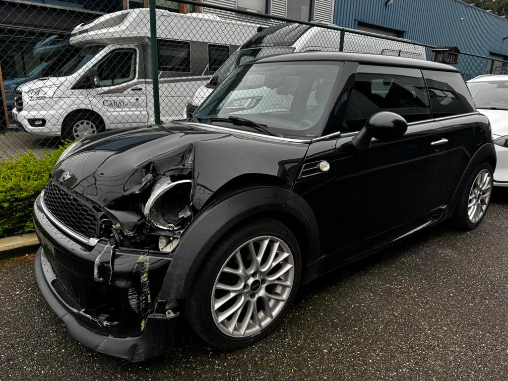 Dégâts causés par l'essence de la Mini 1.6 !, Autos, Mini, Particulier, Cooper, Airbags, Essence, Euro 6, Boîte manuelle, Enlèvement