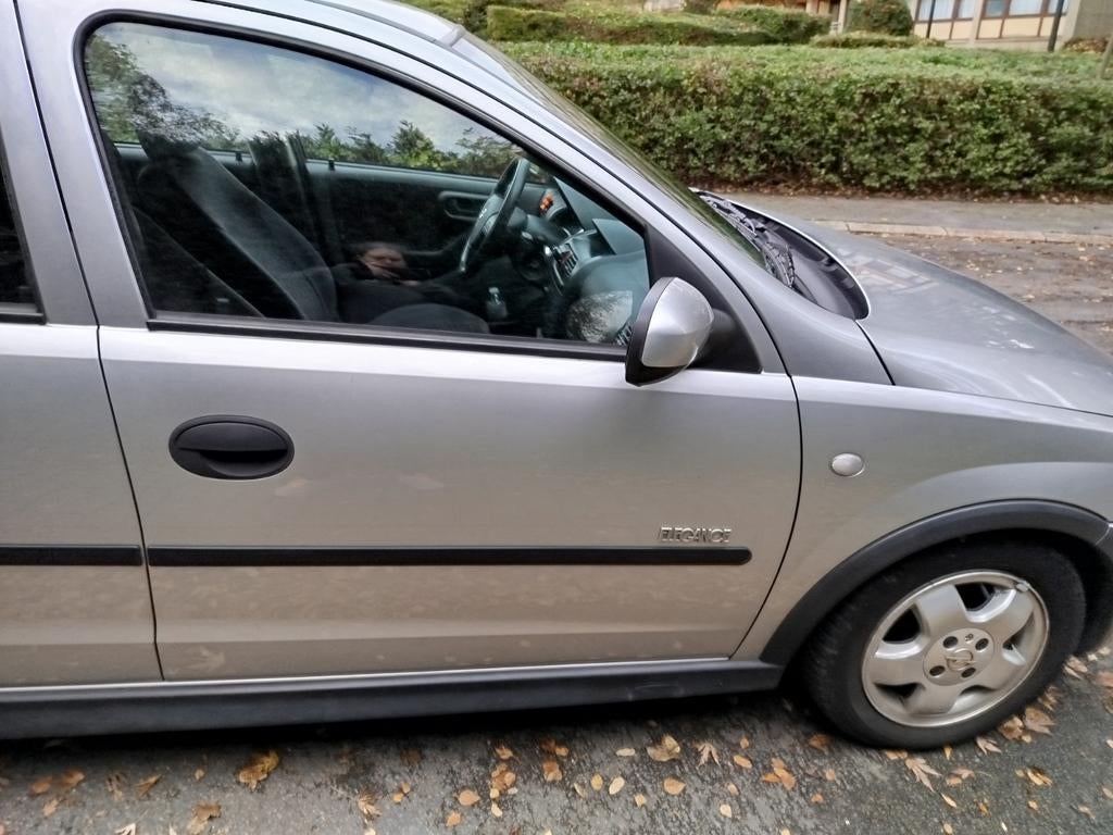 Opel Corsa C 17dti de 2001 couleur gris, Argent ou Gris, Achat, 127 g/km, 5 portes