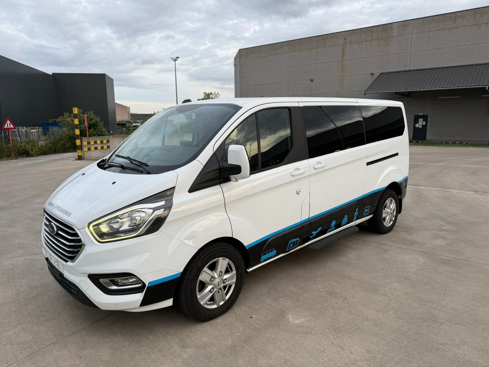 Ford Tourneo Custom 2.0 , 2022 , 9 - Zitplaatsen, Auto's, Euro 6, Wit, 9 zetels, Bedrijf