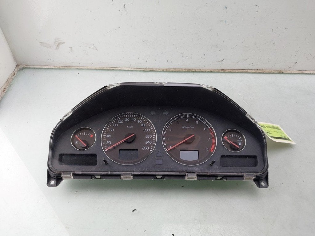 INSTRUMENTS DE BORD Volvo XC90 I (01-2002/12-2014), Info@volvocars.com, Volvo Car Germany GmbH, Siegburger Straße 229
50679  Köln, DE