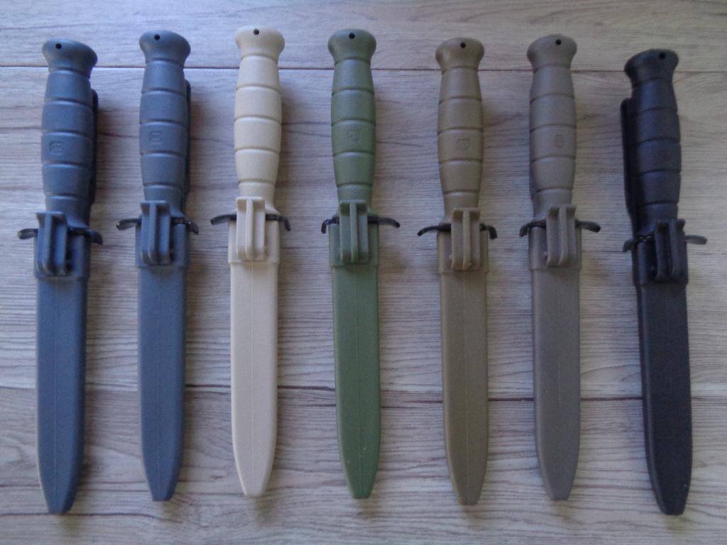 Couteaux FM-78-81, Collections, Enlèvement, Armée de terre, Couteau ou Poignard