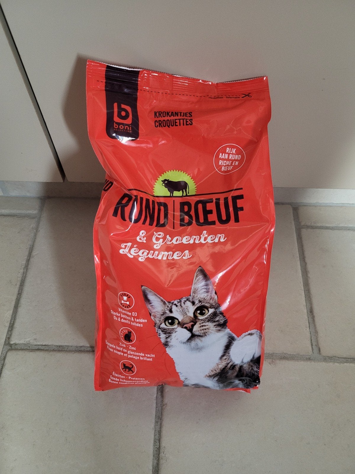 gratuit : sac de 2 kg de nourriture pour chat non ouvert, Animaux & Accessoires, Enlèvement