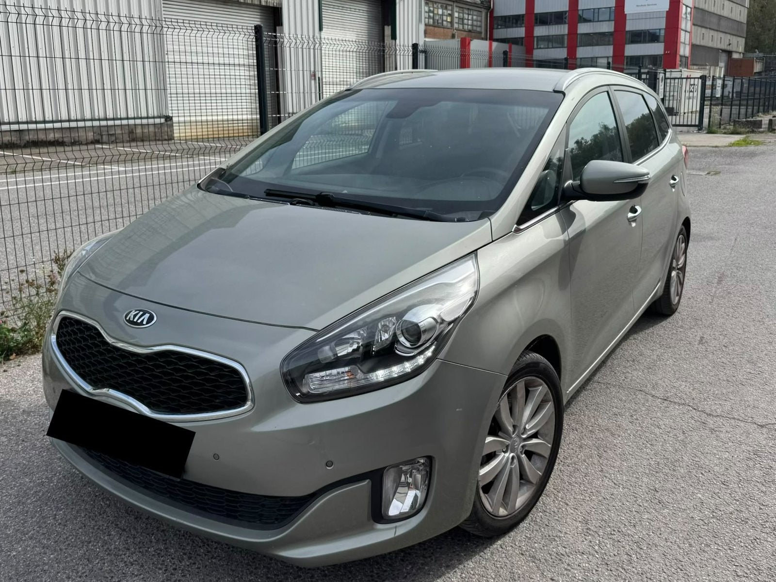 Kia Carens 1.6I Essence Euro 6 Avec 120.000km 7 Place, Autos, Argent ou Gris, Achat, Euro 6, Boîte manuelle