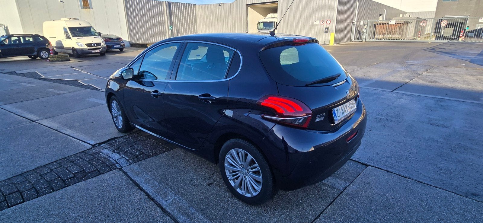 2016 Peugeot 208 automaat benzine 1.2 turbo km60.000, Auto's, Automaat, Euro 6, Bedrijf, Te koop