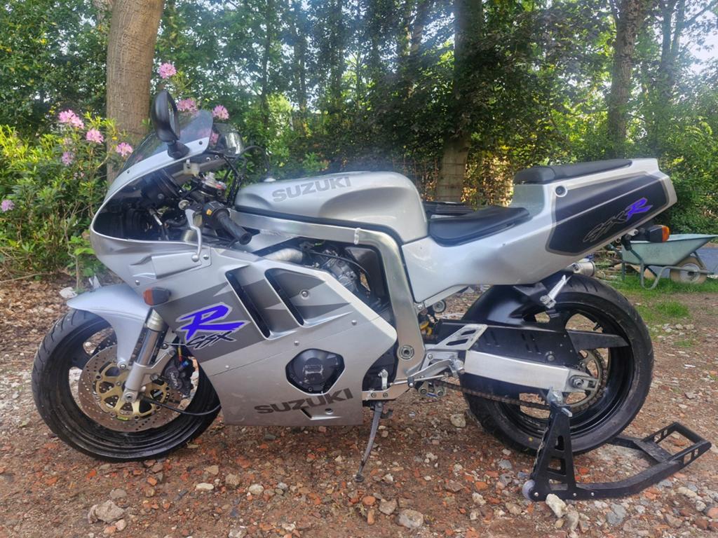 Suzuki gsxr400, Particulier