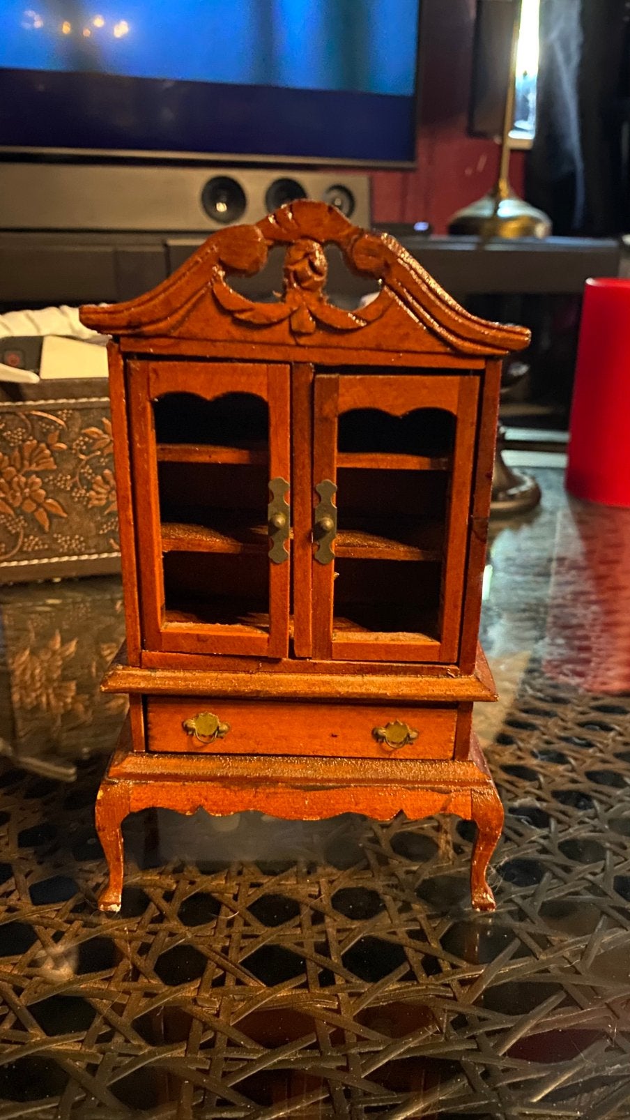 Armoire vaisselier miniature en bois, Enlèvement