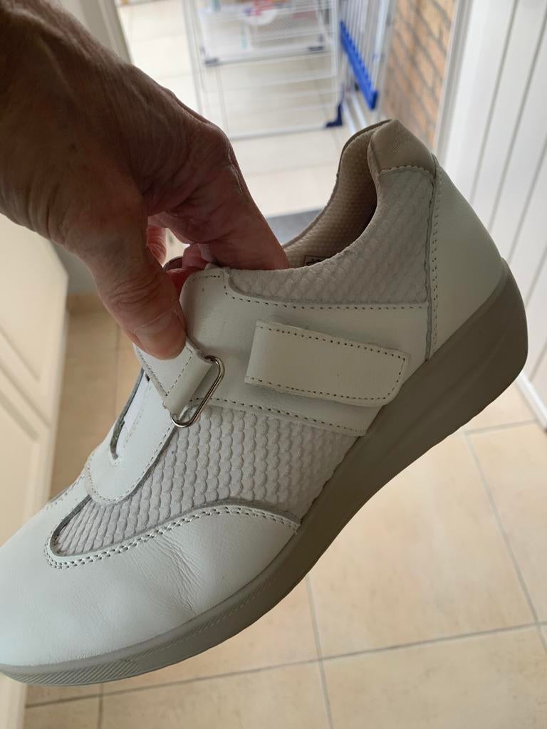 Comfortabele Damesschoenen wit, Ophalen, Wit, Nieuw, Sneakers