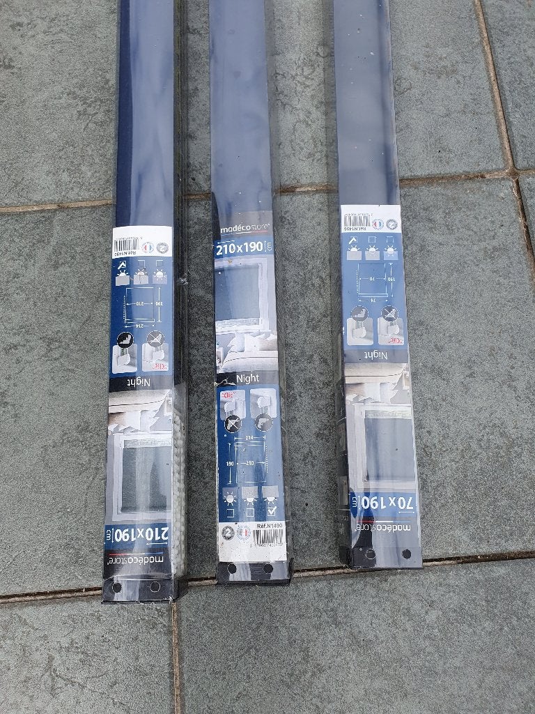 1 Rolgordijn blauw verduisterend, Huis en Inrichting, Ophalen, Rolgordijn, Nieuw, Rolgordijn