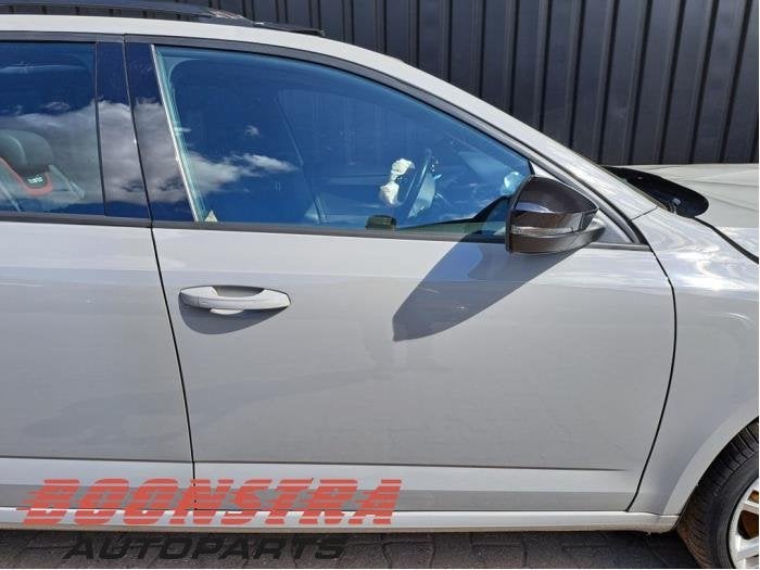 Portière 4portes avant droite d'un Skoda Octavia (Octavia 1, -, 3 mois de garantie, Utilisé, Skoda