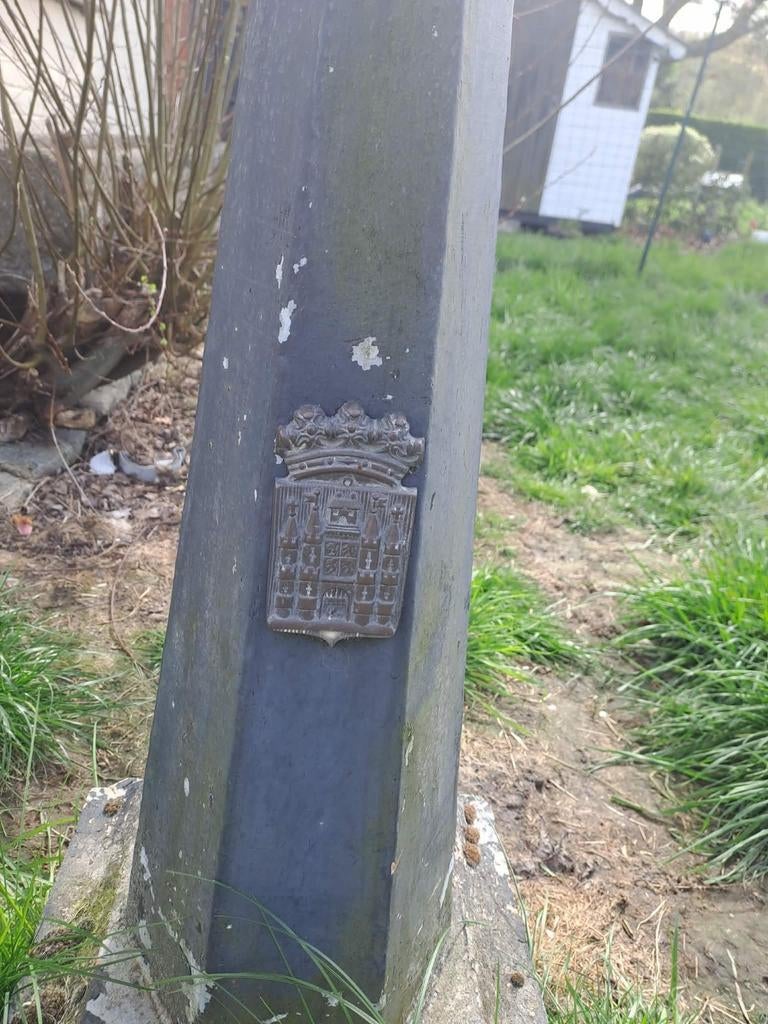 Vintage straatlantaarn uit de stad Mons
ambtenaar, Tuin en Terras, Waterpartijen en Fonteinen, Ophalen, Gietijzer