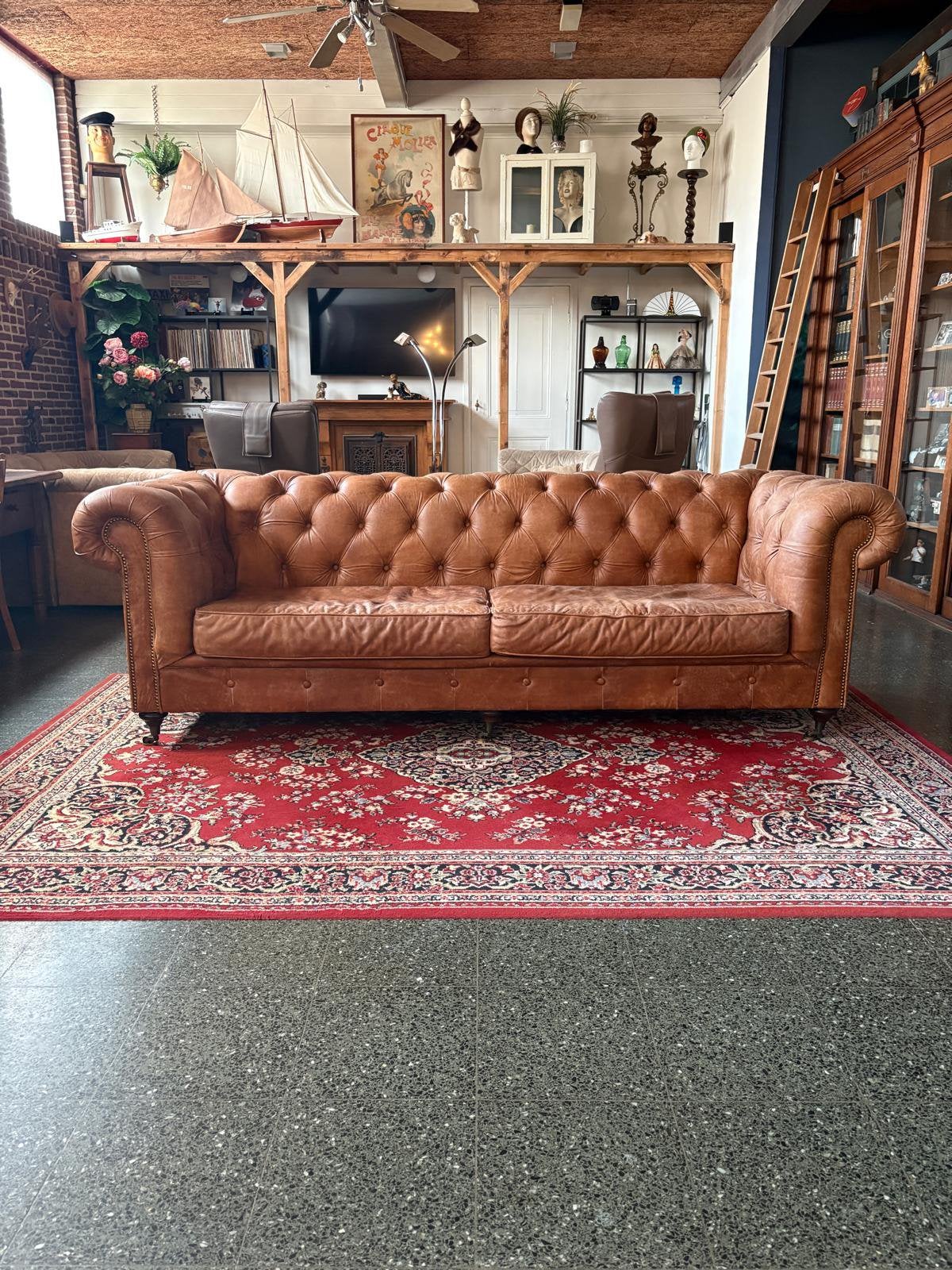 XL grote Chesterfield zetel in cognac leer, Ophalen