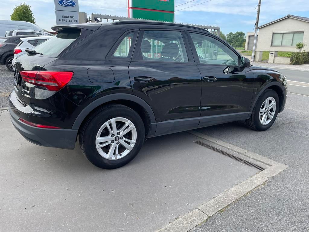 Audi Q3 benzine, Auto's, Voorwielaandrijving, Stof, 1498 cc, Zwart