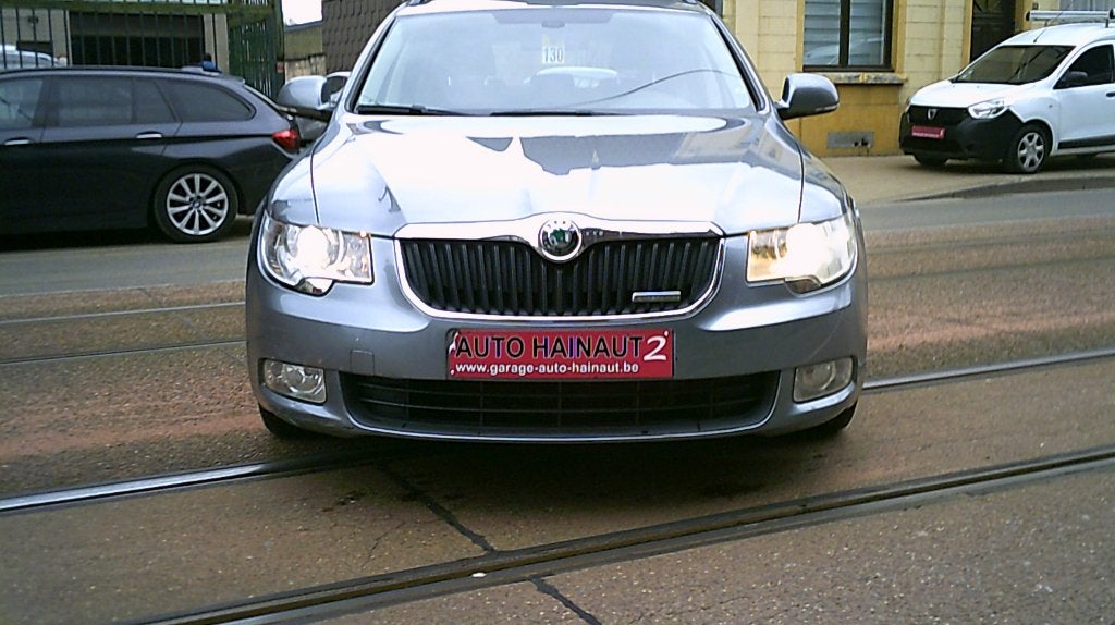 SKODA SUPERBE 1600CC DIESEL 2013 PROPRE, Autos, Skoda, Entreprise, Garantie prolongée, Boîte manuelle, Entretenue par le concessionnaire