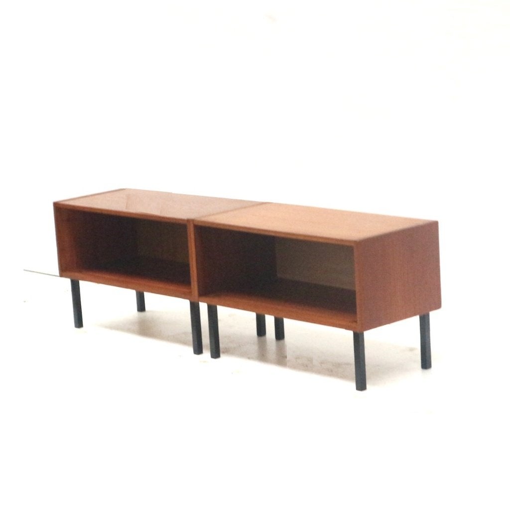 Vintage nachtkastje dressoir jaren '60 '70 design retro mcm, Maison & Meubles, Chambre à coucher | Tables de chevet, Envoi