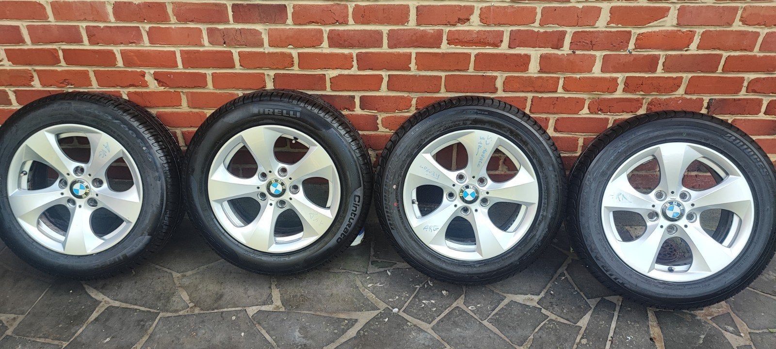 4 Jantes alu d'origine BMW 16" Style 390 + Pneus 205/60 R16, Autos : Pièces & Accessoires, Pneus et Jantes, 16 pouces, Véhicule de tourisme